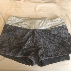 MPG patterned running shorts with spandex
